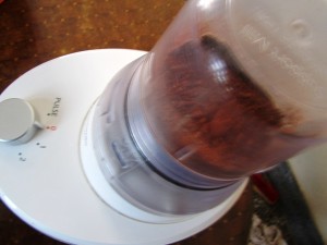 Grinding coffee beans in blade grinder