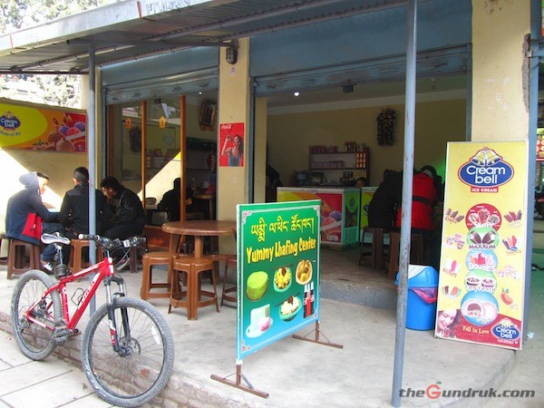 Yummy Lafing Center- One of the best place serving Laphing