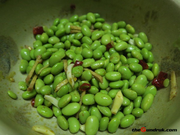 Simple Green Soybean Salad (Waun Musya Wala)