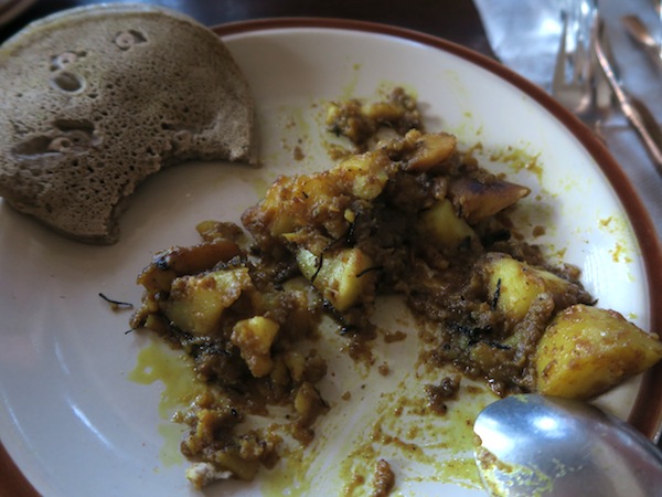 aalu sukuti curry