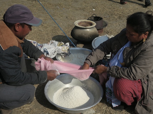sieving rice flour